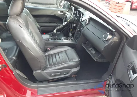 2008 Ford Mustang Gt Deluxe/Gt Premium from USA, damaged, VIN 1ZVHT82H985133282